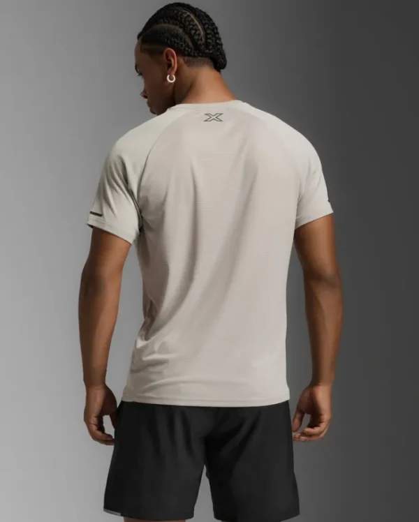 Outlet 2XU Aero Tee Carbon/Black Reflective