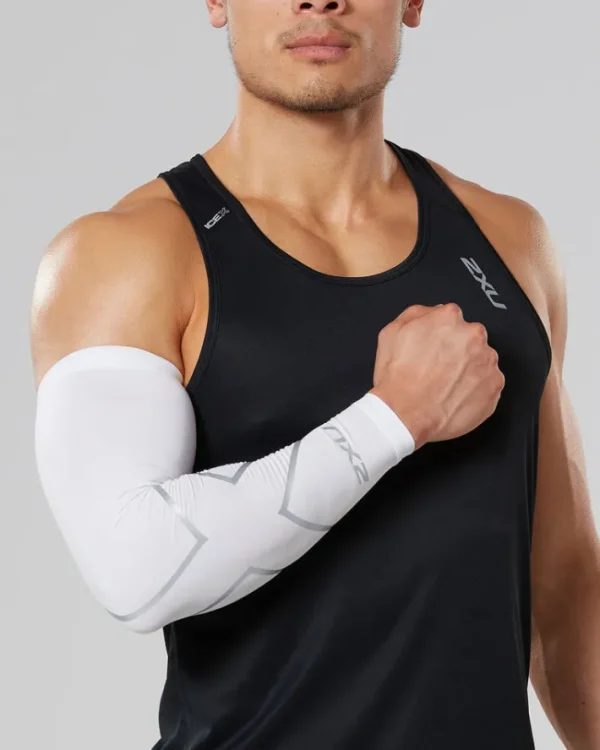 Discount 2XU Compression Arm Guard (Single) White/Silver