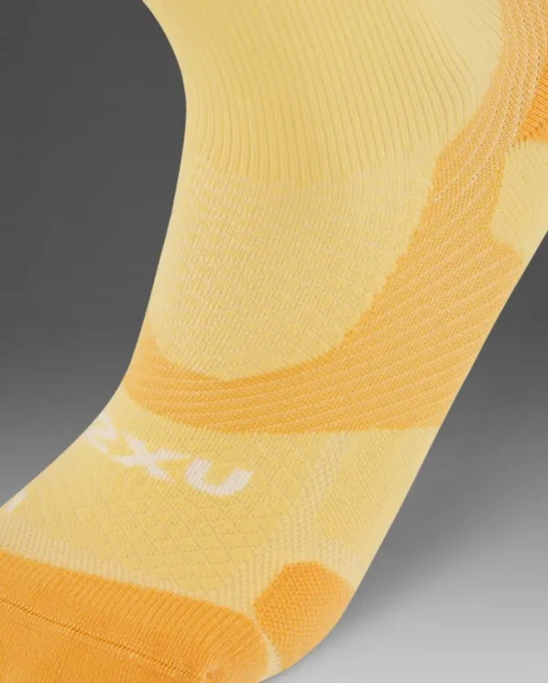 New 2XU Vectr Light Cushion Crew Socks Pixel Lemon/White