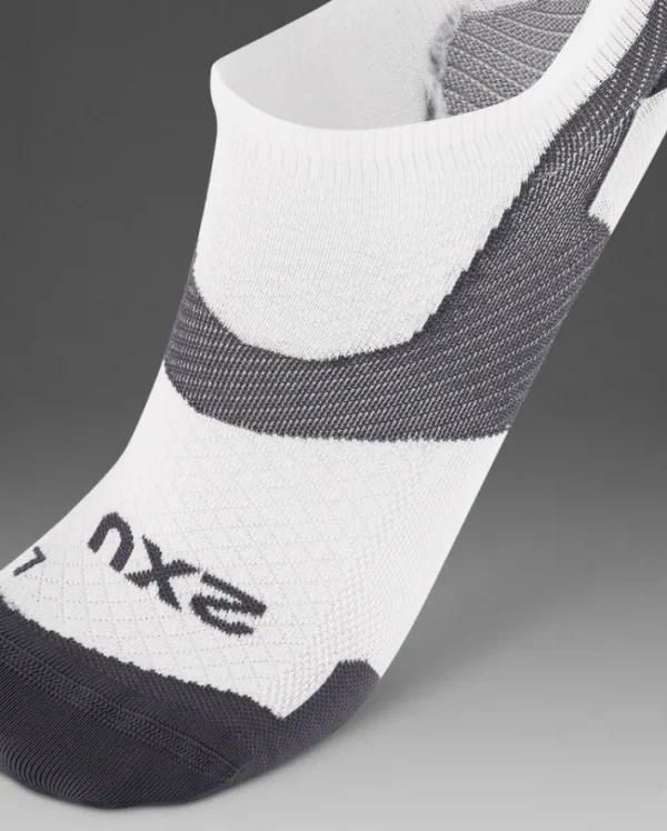 Online 2XU Vectr Ultralight No Show Compression Socks